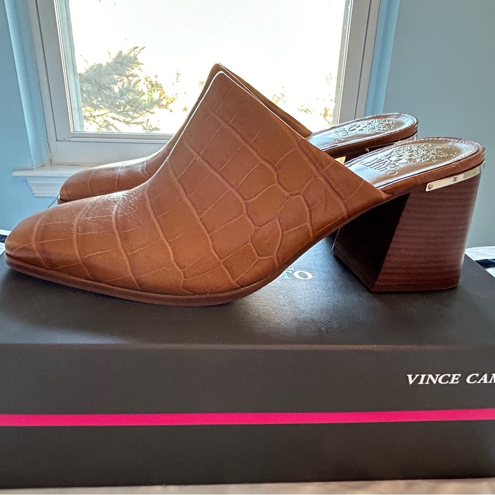 Vince Camuto Bristina Leather mules pumps heels